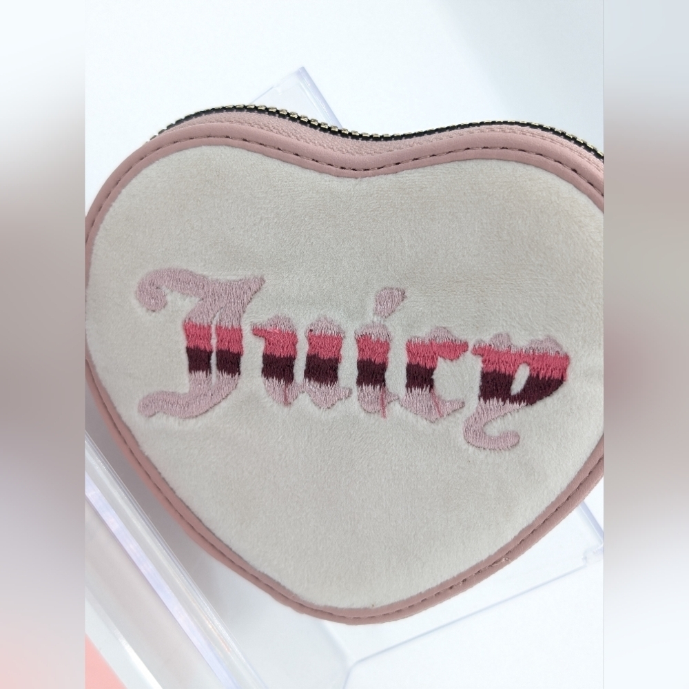 Juicy Couture Pink White Heart Coin Purse Retro Vibe Heart Zip Around - Picture 2 of 5